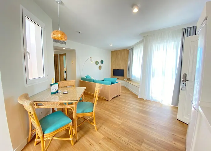 Esmeralda Maris By Livvo Hotel 4*