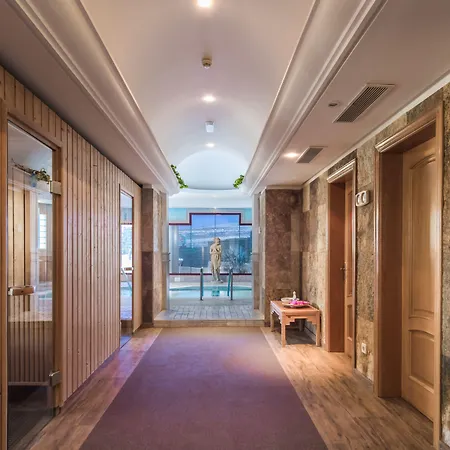 Esmeralda Maris By Livvo コスタ・カルマ