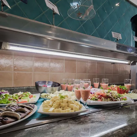 Esmeralda Maris By Livvo 4* קוסטה קלמה