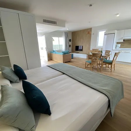 Esmeralda Maris By Livvo 4*