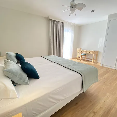 Esmeralda Maris By Livvo 4*