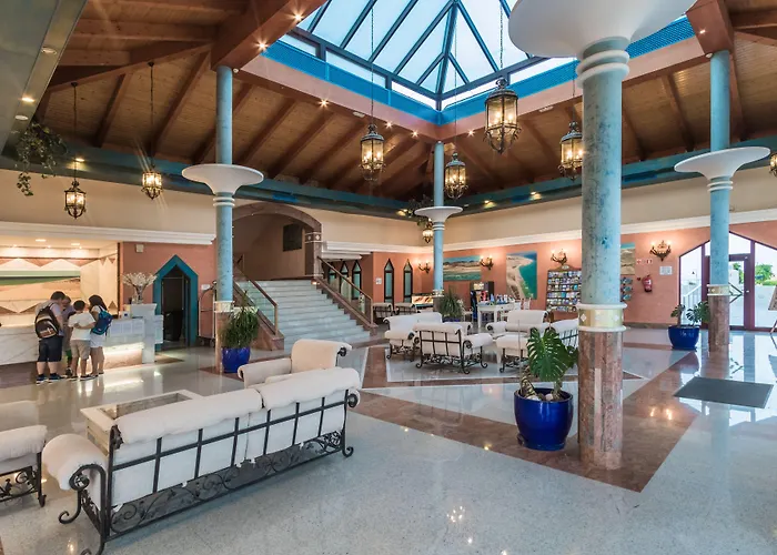 Esmeralda Maris By Livvo Hotel