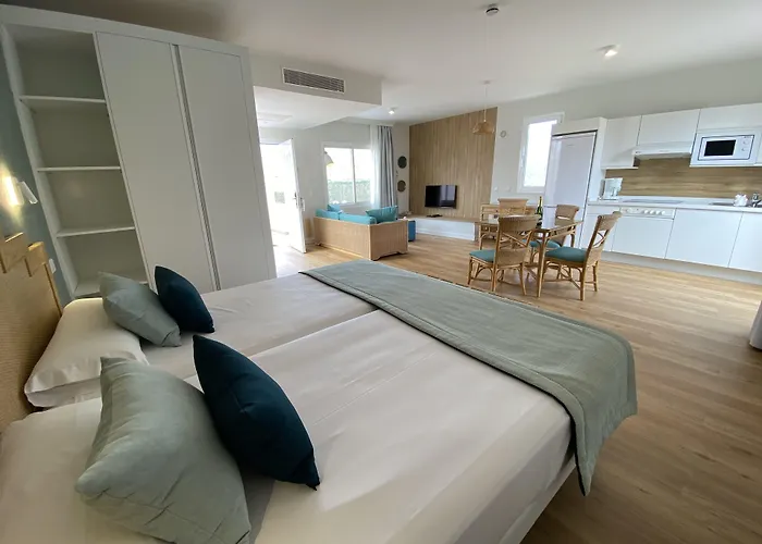 Esmeralda Maris By Livvo 4*